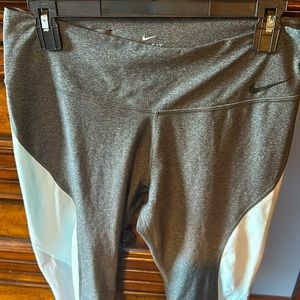 EUC NIKE DRI FIT COMPRESSION PANTS SIZE L
